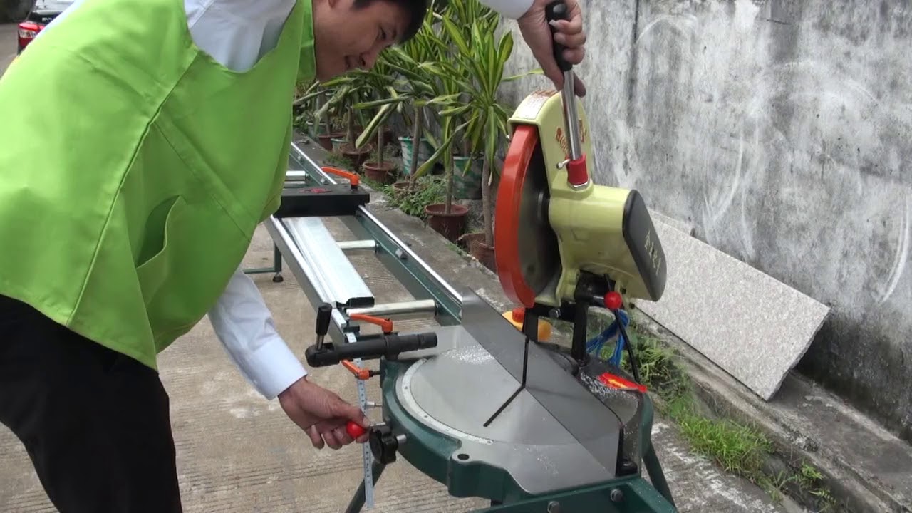 Aluminum cutting dedicated machine and saw blade