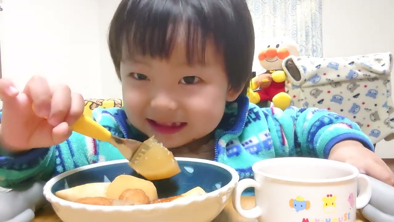 We ate the oden that my dad made👶❤🍢パパが作ったおでんを一緒に食べました👶❤🍢