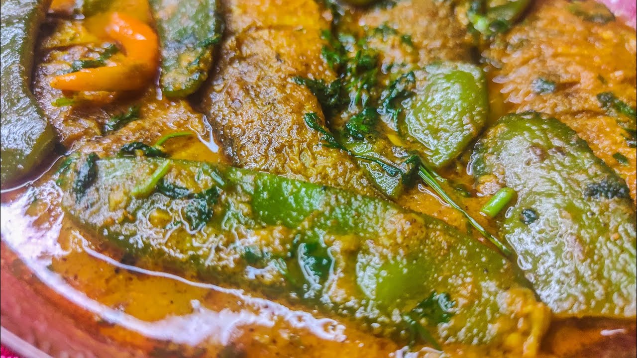 একটি দুর্দান্ত সেরা স্বাদের সরপুটি মাছ দিয়ে শিমের পাতুরি | Authentic Bengali Broad Beans Paturi 