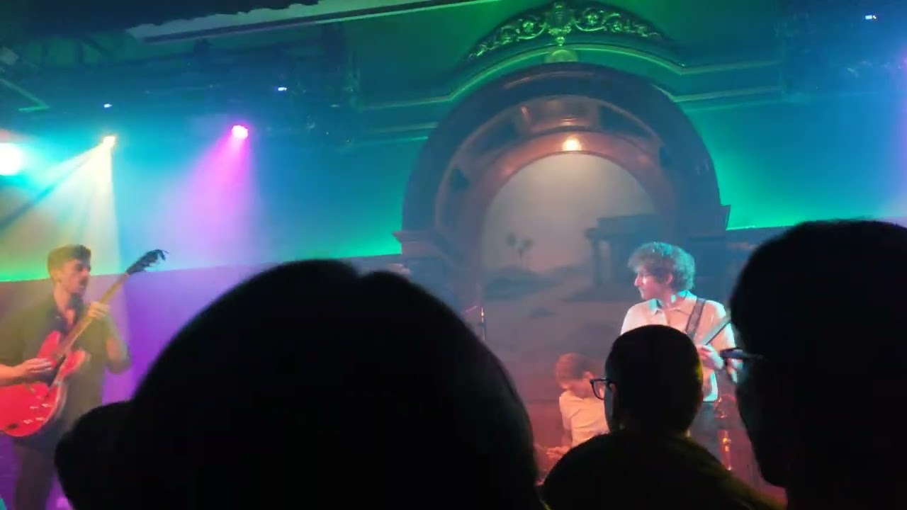 Hazel English - Wake UP! (Live @ LA 2024-05-05)