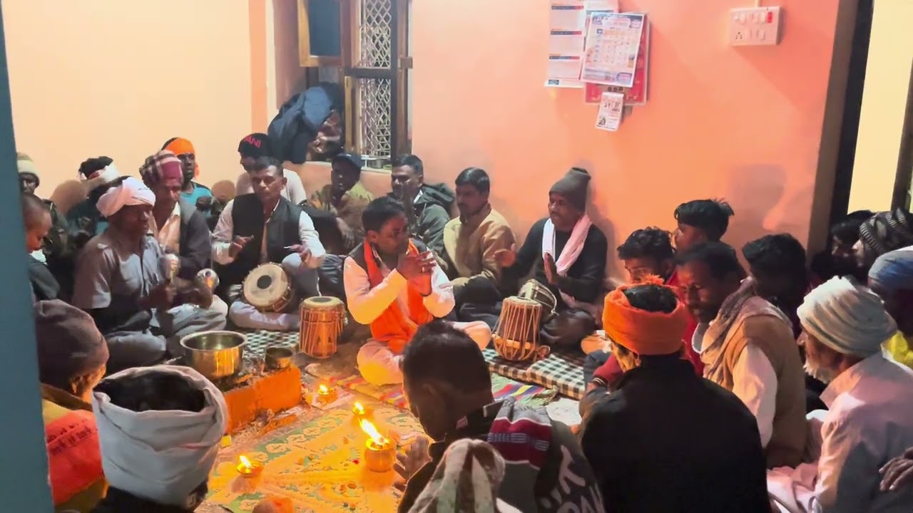 Mere gav me aaj aadiwasi Sanskrit karykarm bhajan mandli ka kary kiya gya aadiwasi tor trike se 😱😱