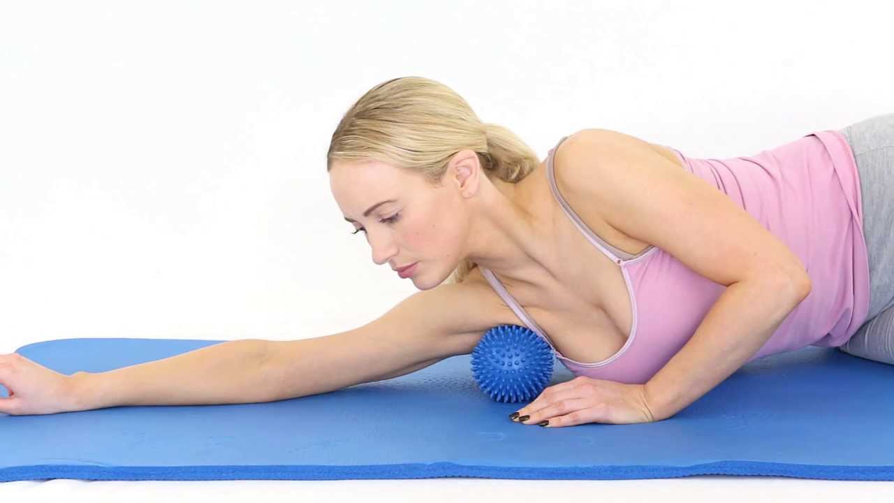 Spiky ball latissimus dorsi side massage