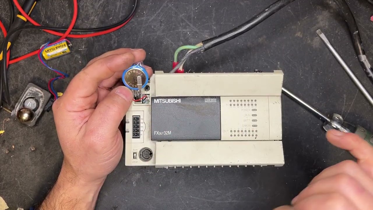 M&R PLC Battery Mitsubishi Melsec FX Series PLC -FX3U-32M Vid 2 of 3