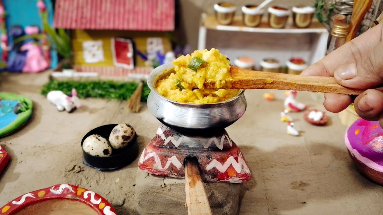 Real Fire, Real Food: Cooking Khichdi (খিচুড়ি) in a Tiny Clay Pot! 🔥