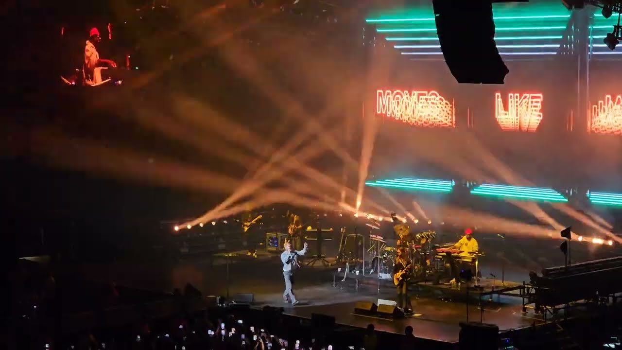 Intro & Moves Like Jagger | Maroon 5 Live in London | 3 July 2023