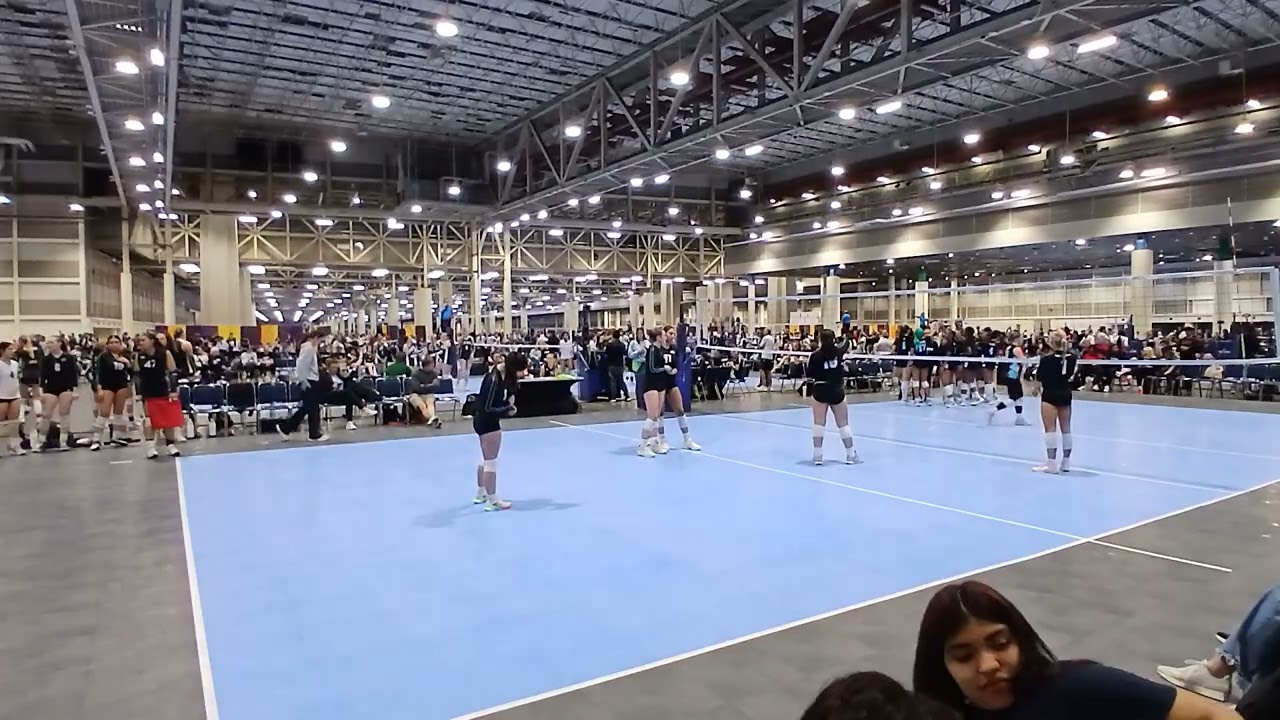 Summit 17 Blue vs MoCo MAVS 17 White