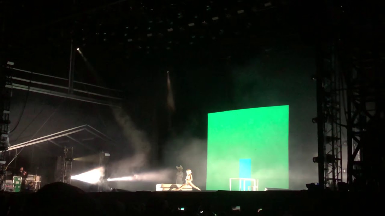 SIA - Chandelier@Fujirock festival2019