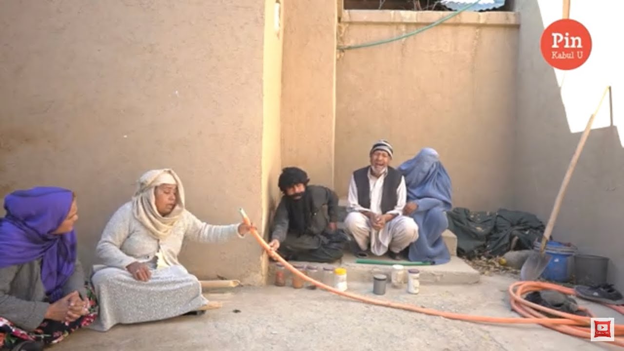 خاله نفیسه را پیش طبیب آوردند ببینید که چی نسخه می دهد😆