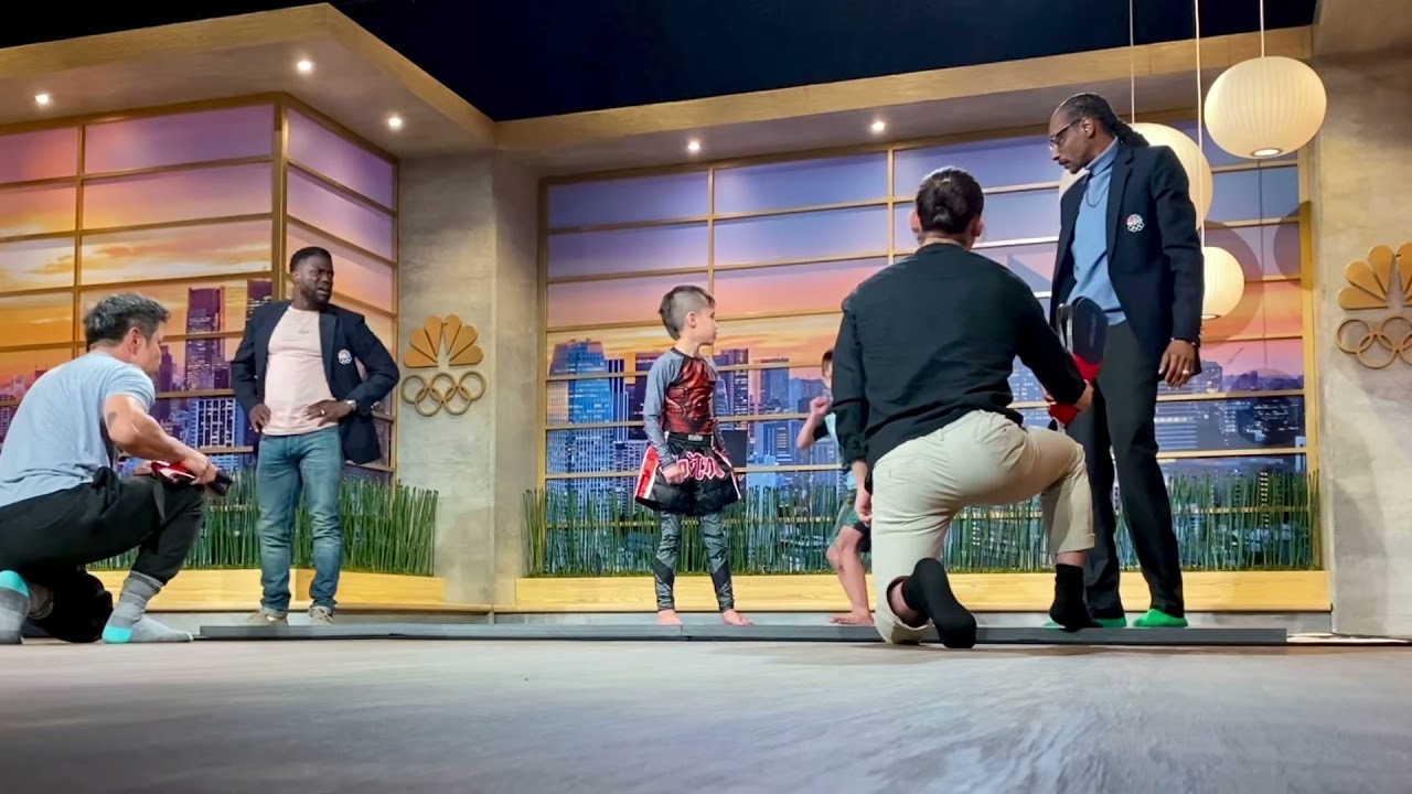 Kevin Hart gets roasted by the Twinjas - Behind the Scenes