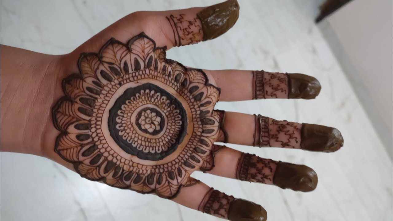 Beautiful kundan stylish short front hand mehndi design ❤️