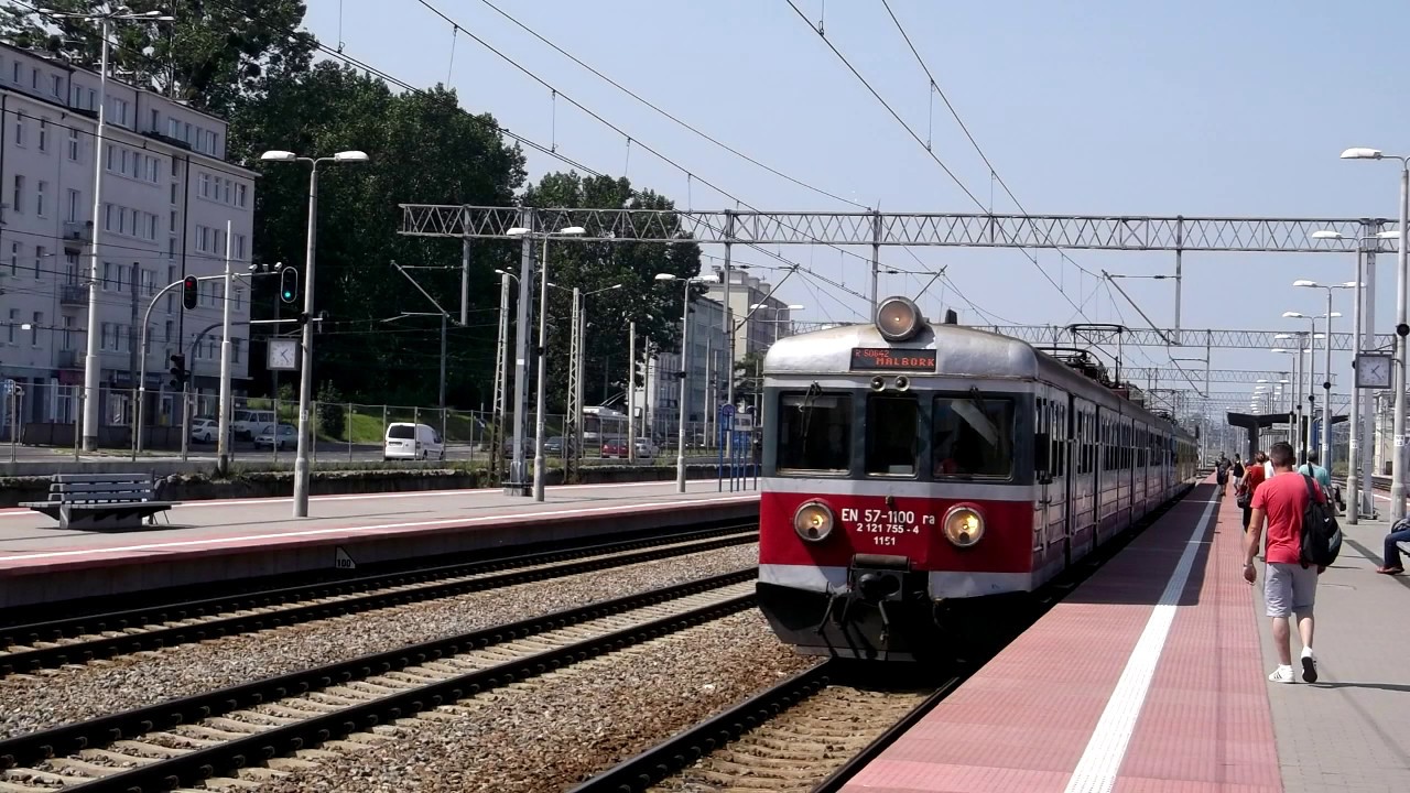 EN57-1100 + EN57-952 na odcinku Gdynia Główna - Gdańsk Główny - Pociąg R 50642  Przewozy Regionalne