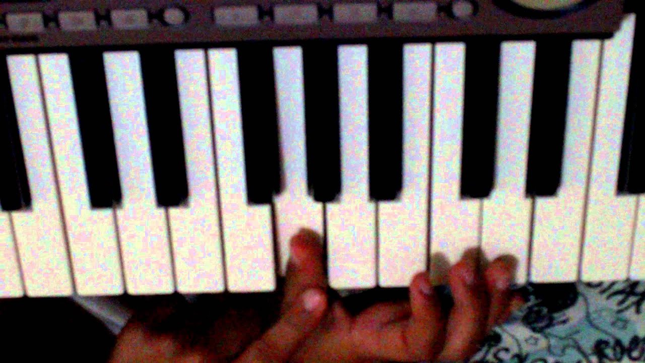 intro de bailando-enrique iglesias gente de zona tutorial!!! (piano)