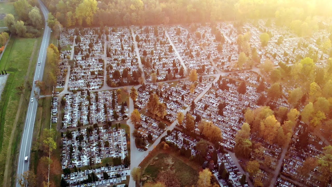 Rząd zamyka cmentarze. Zobacz Komunalny w Malborku z drona - 31.10.2020