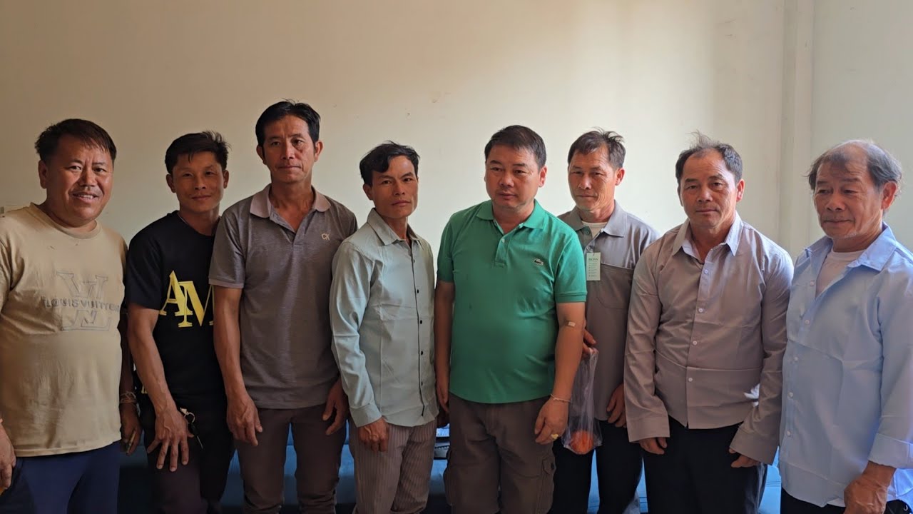 Ua tsaug Yij yuav ib leeg ib lub tsho rau cov hlob peb 14 มีนาคม ค.ศ. 2026