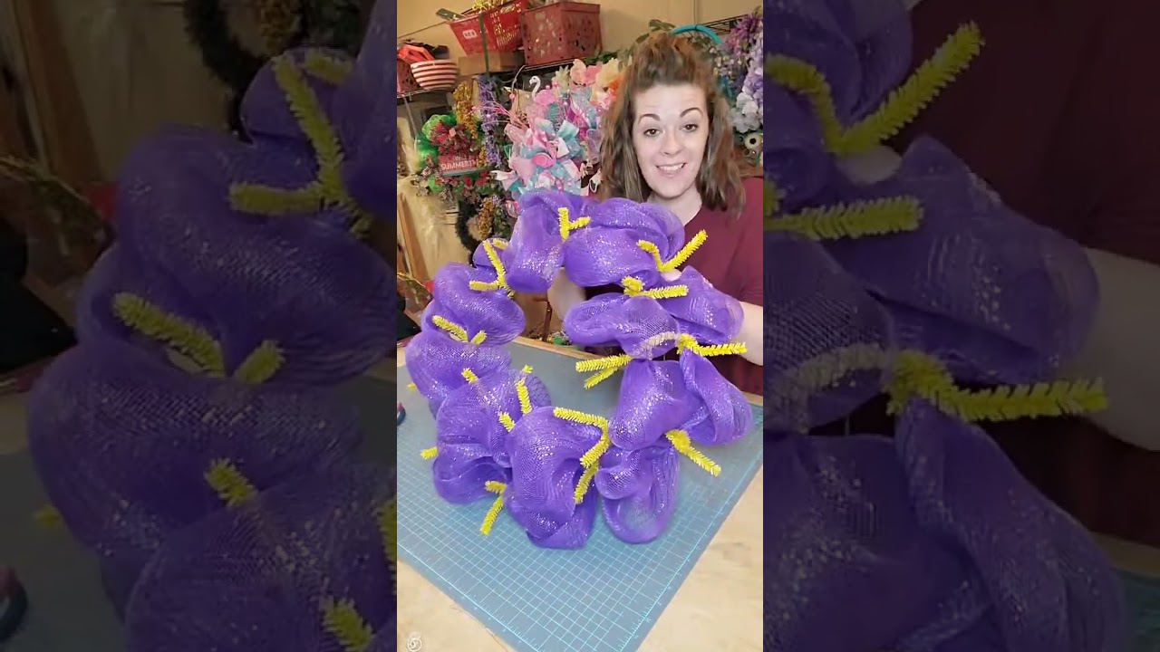 How to make a butterfly themed butterfly wreath using deco mesh/tutorial/This video was LIVE