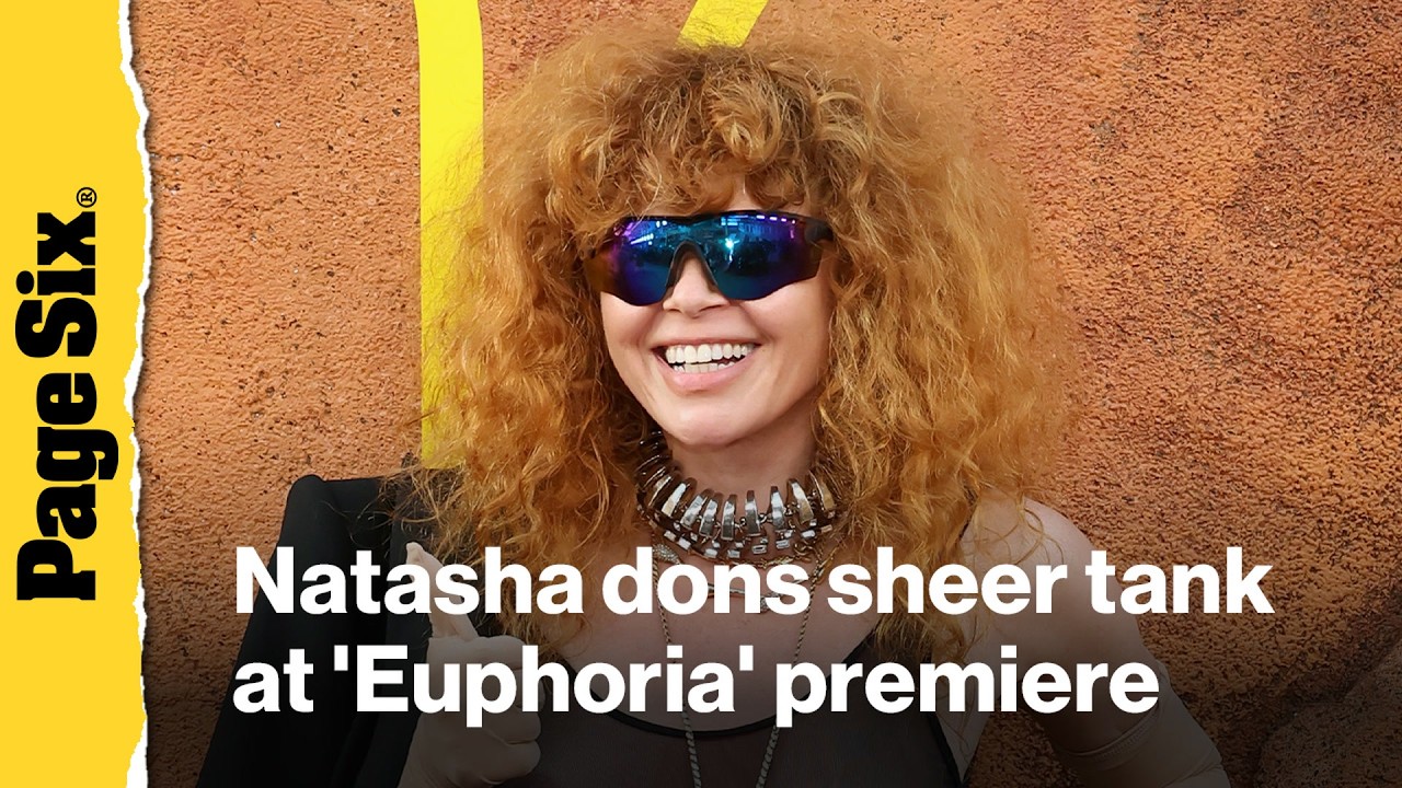 На премьере 3-го сезона сериала &laquo;Эйфория&raquo; Наташа Лионн появилась в прозрачной майке за несколько ...