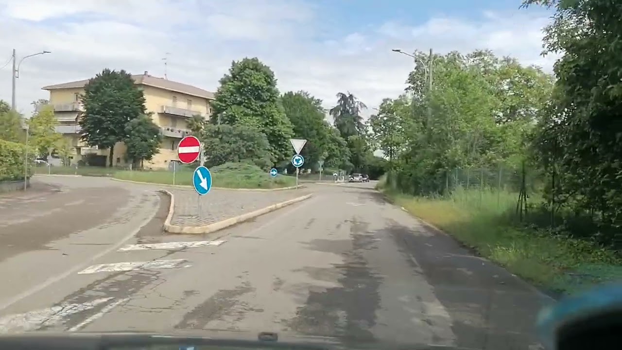 Come Affrontare le ROTATORIE all'esame di GUIDA patente B (Parte 1)