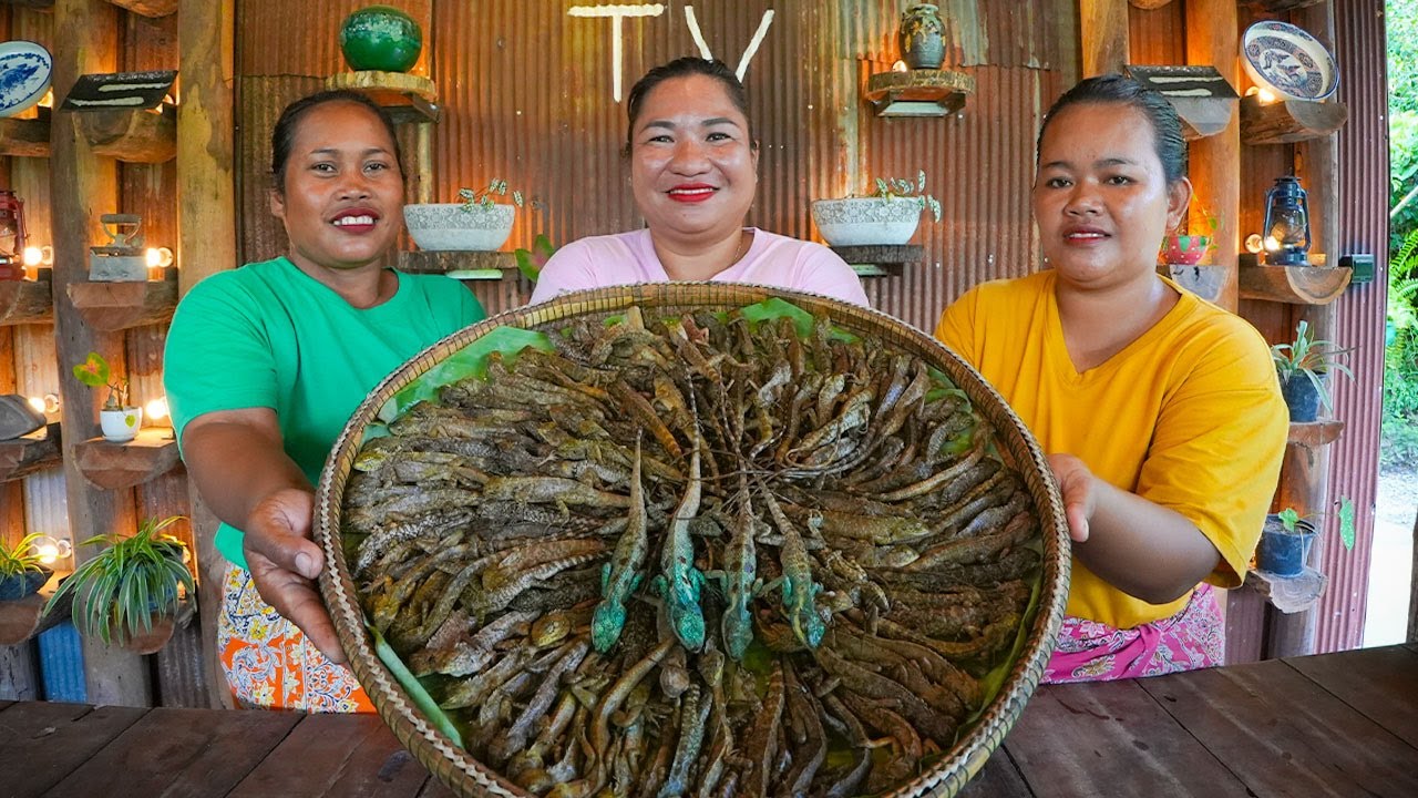 Have You Ever Try Most Crispy Fried Garden Lizard Cooking Recipe in My Village-Food O'clock TV