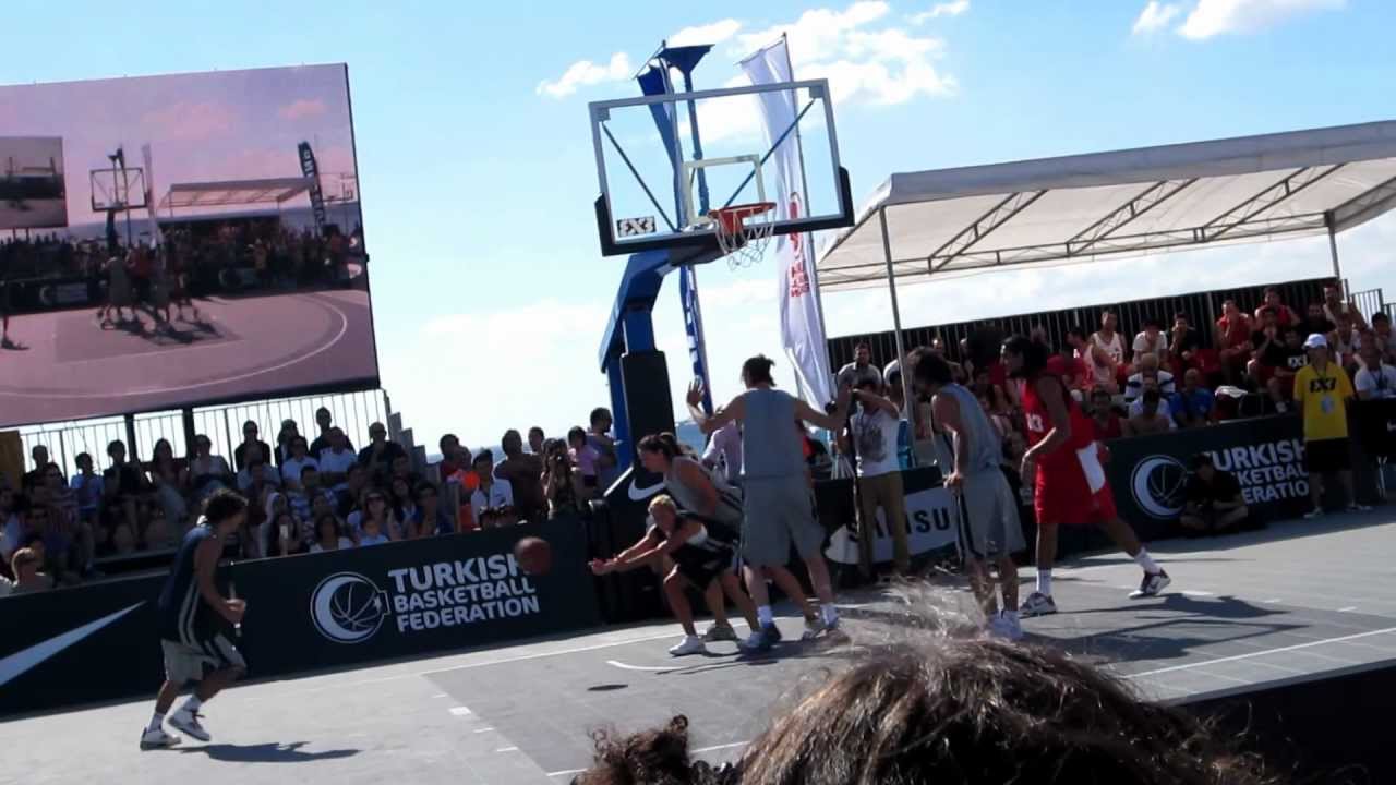 Ferman Akgul'un Unluler Sokak Basketbol Macı'ndaki Showu - Caddebostan 1 Eylul 2012
