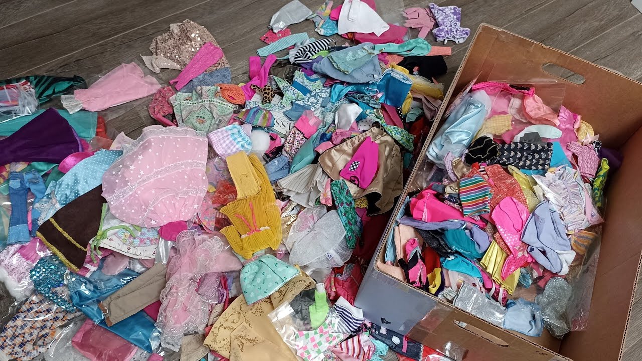 Ropita de Barbie Vintage y Actual / Compré un lote de Ropita de Barbie parte#1 @EljugueterodelaEsme