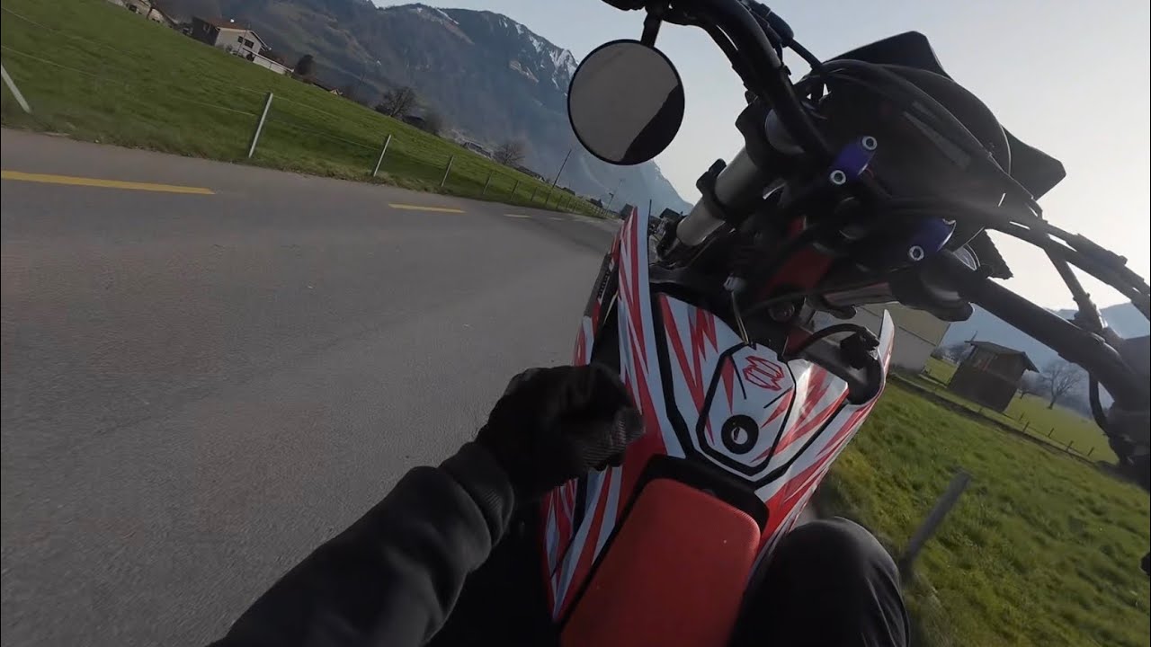 Beta 125 Wheelies