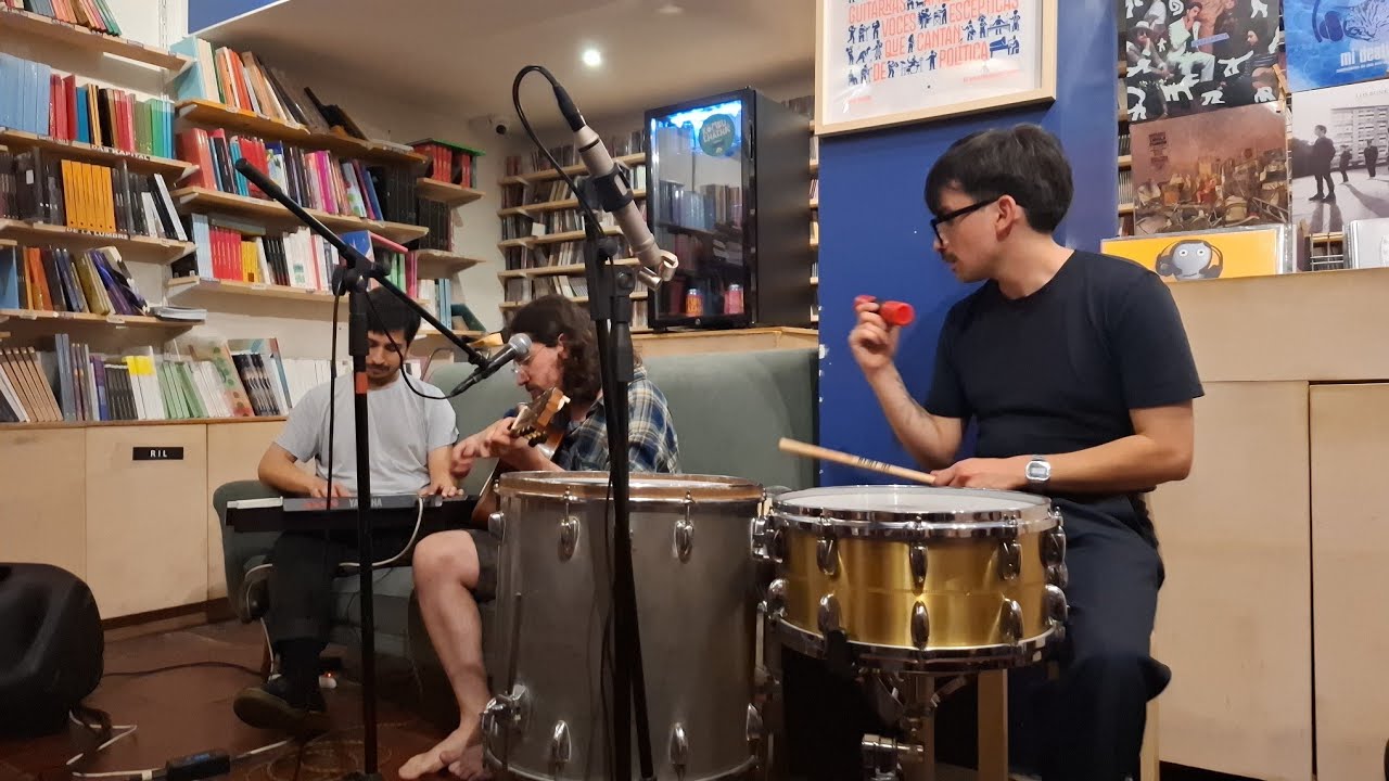 Niños Del Cerro - Sísifo + Las Distancias (Acústico) (En vivo, La tienda nacional, 15/10/2025)