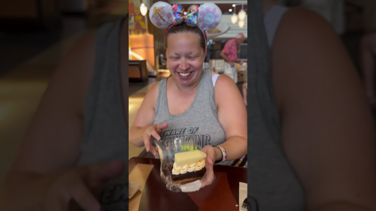 TREAT REVIEW Monorail S&rsquo;mores Brownie at Contempo Cafe #disney #shorts