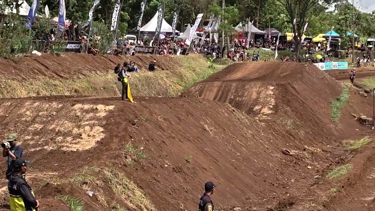 Excel 100 jadi yang tercepat di klas mx250 / excel juara di sirkuit siliwangi bandung #grasstrack 