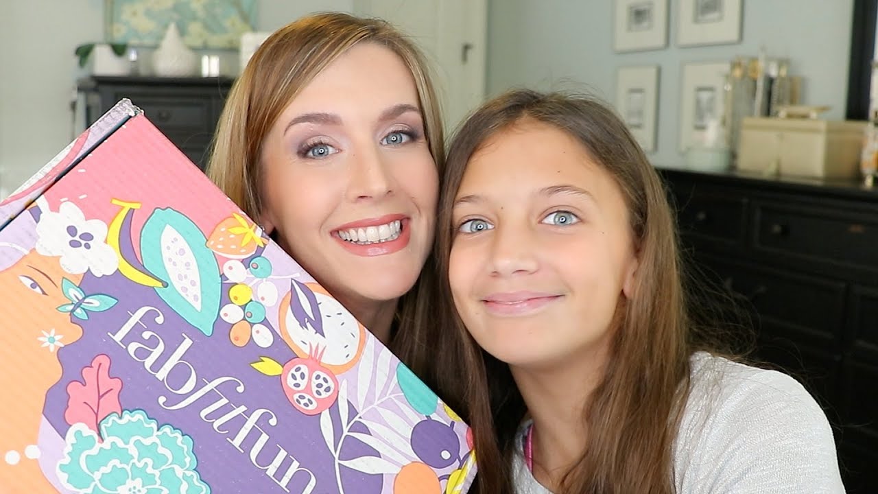 Fabfitfun Summer 2018 Unboxing | Best One Yet!!