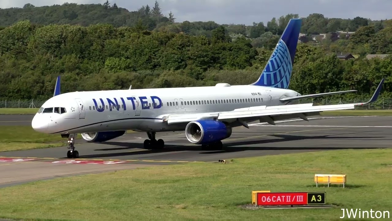United Boeing 757 Action at Edinburgh Airport