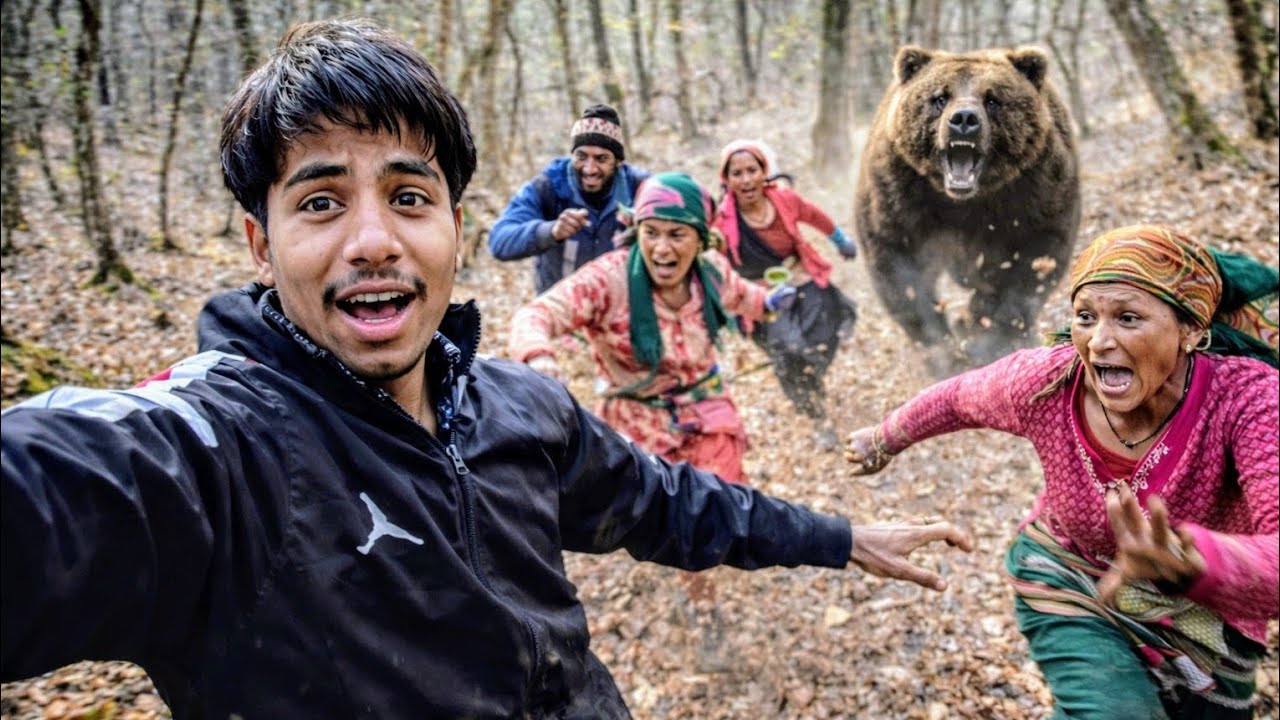 जंगल में आज भालू देख लिया और उसने मुझे  😱 ? 