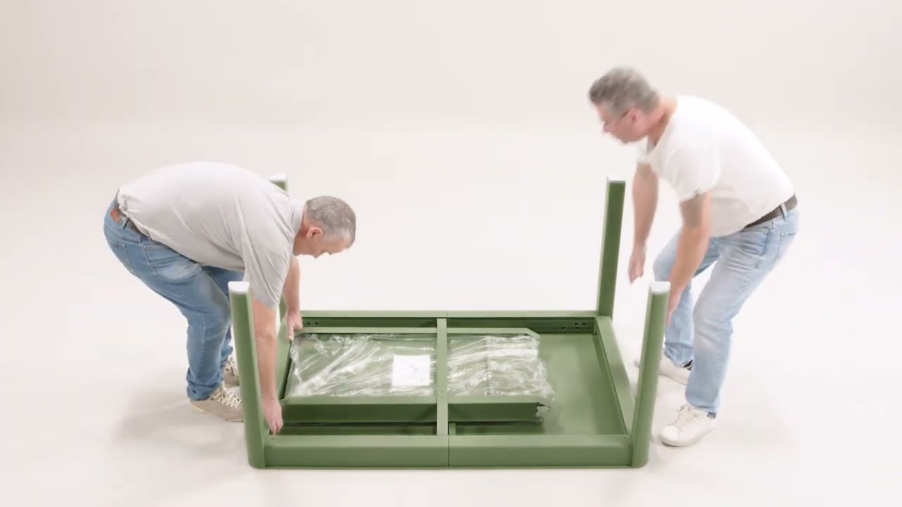 Assembly of Fermob RIBAMBELLE table