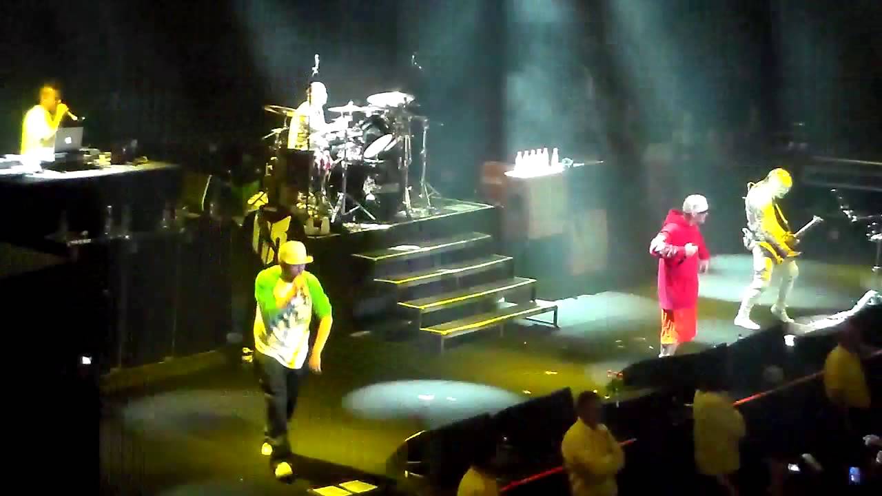 Limp Bizkit Feat Kako Fernandez - Ready To Go Live Chile Teatro Caupolican 16/10/2013 (HD)