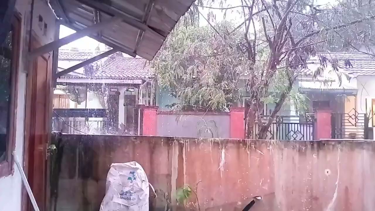 Cahaya Kilat Merubah Malam Menjadi Siang | Hujan Deras Pengantar Tidur