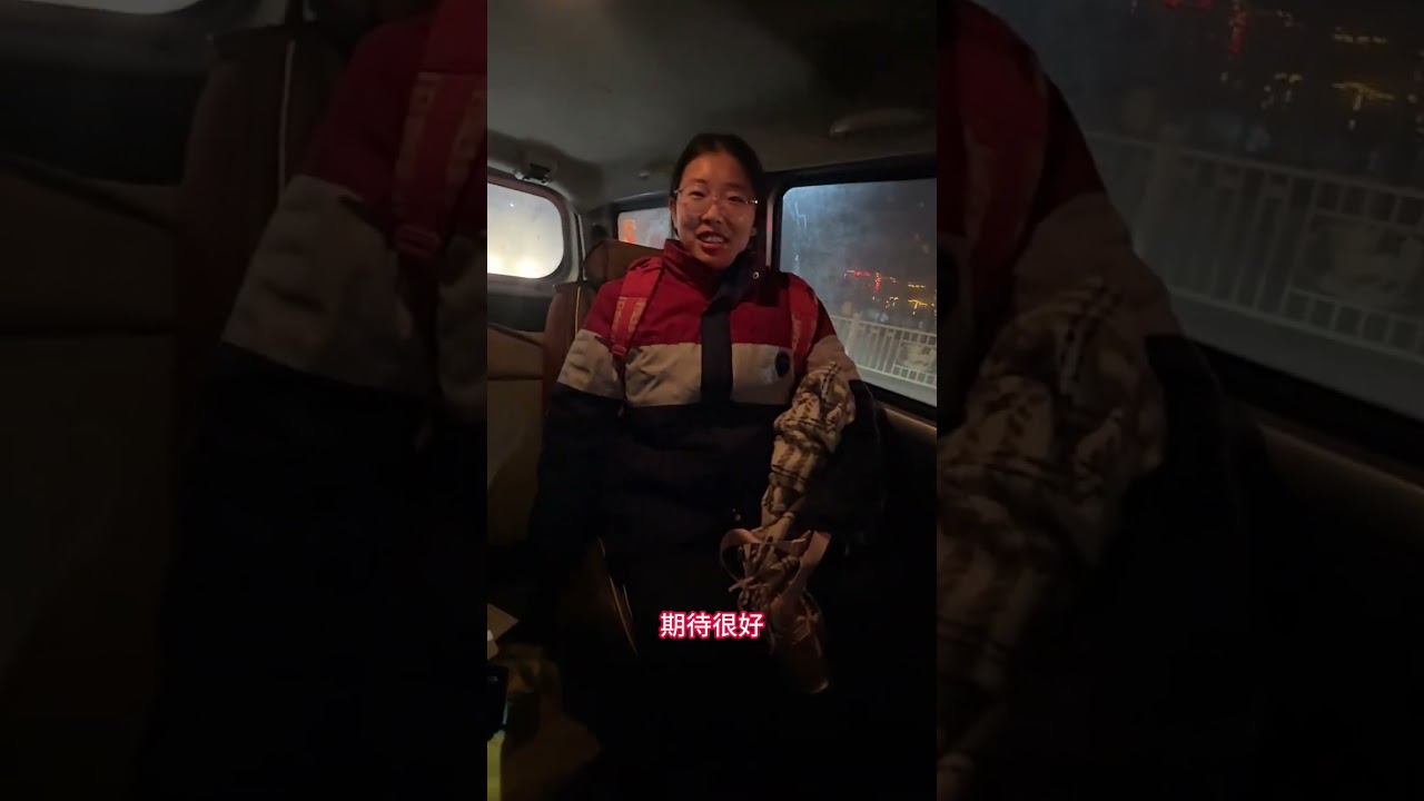 诺妮点名要吃他爹做的猪皮冻，哎嘛！宠女狂一大早就去买猪皮，这次还加了一些瘦肉，号称