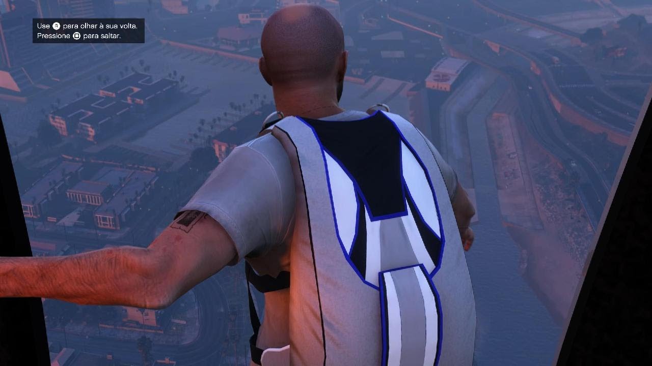 Pulando de paraquedas com o Trevor