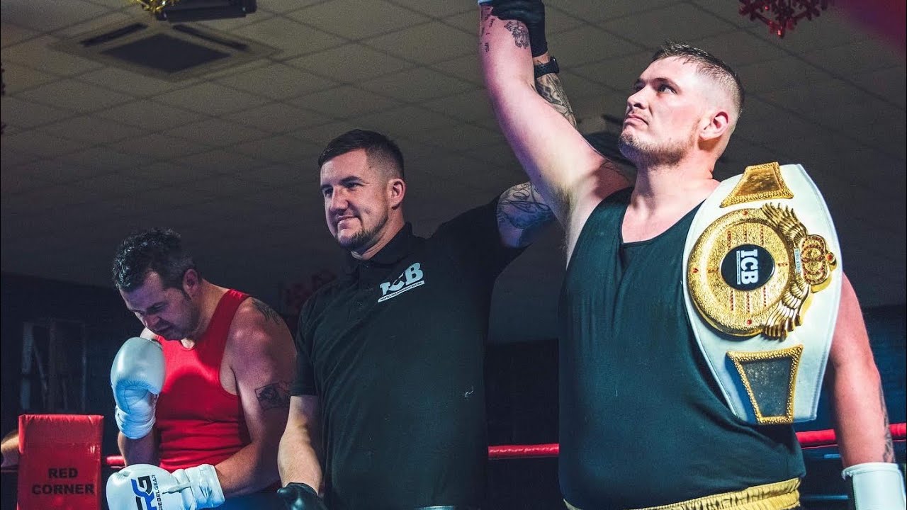 CADGYCOYG VS KEV HALL ( Super Heavyweight Title