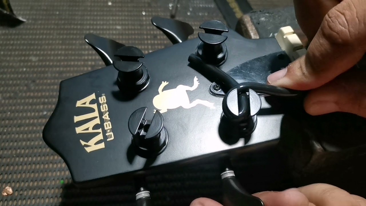 Kala U-Bass - Setup with Rubber Strings