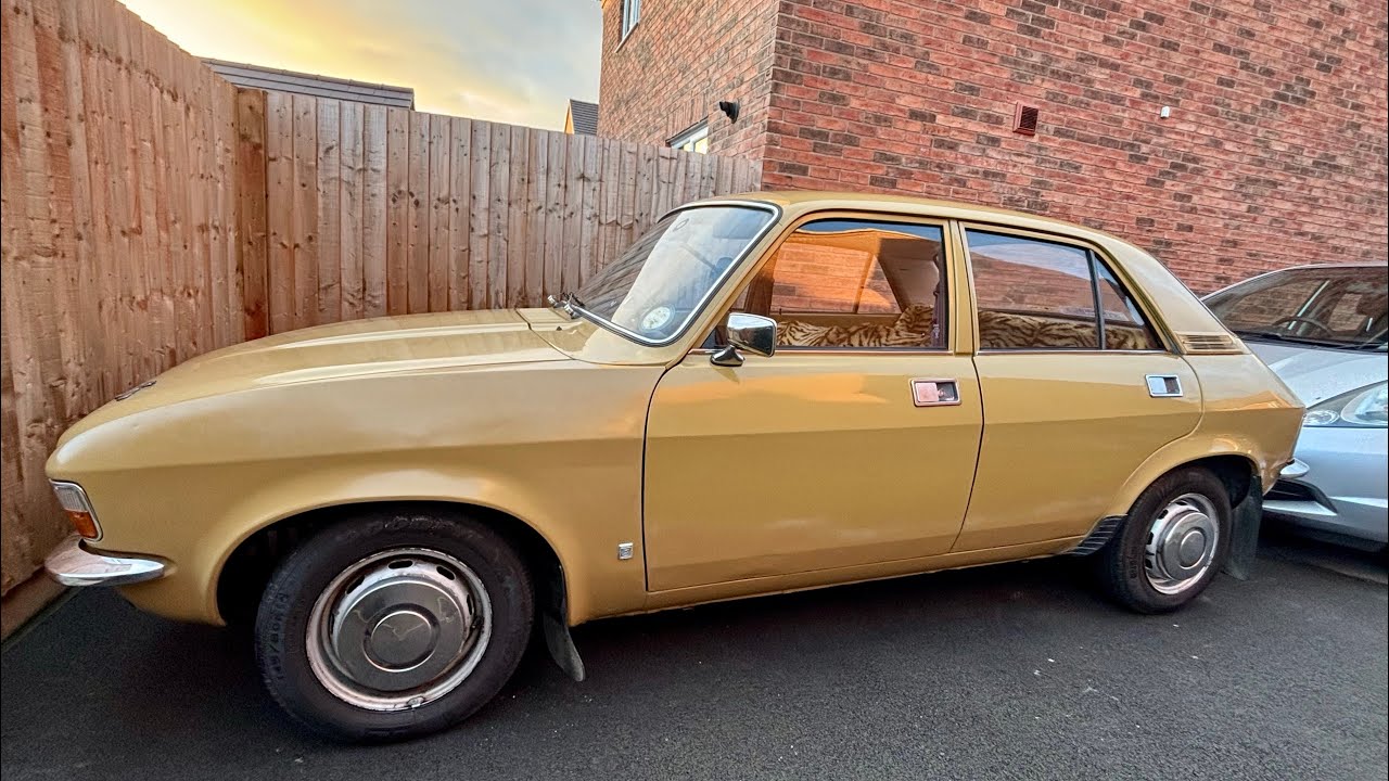 Ремонт термостата в Austin Allegro и праздничные поздравления от THT Motoring!