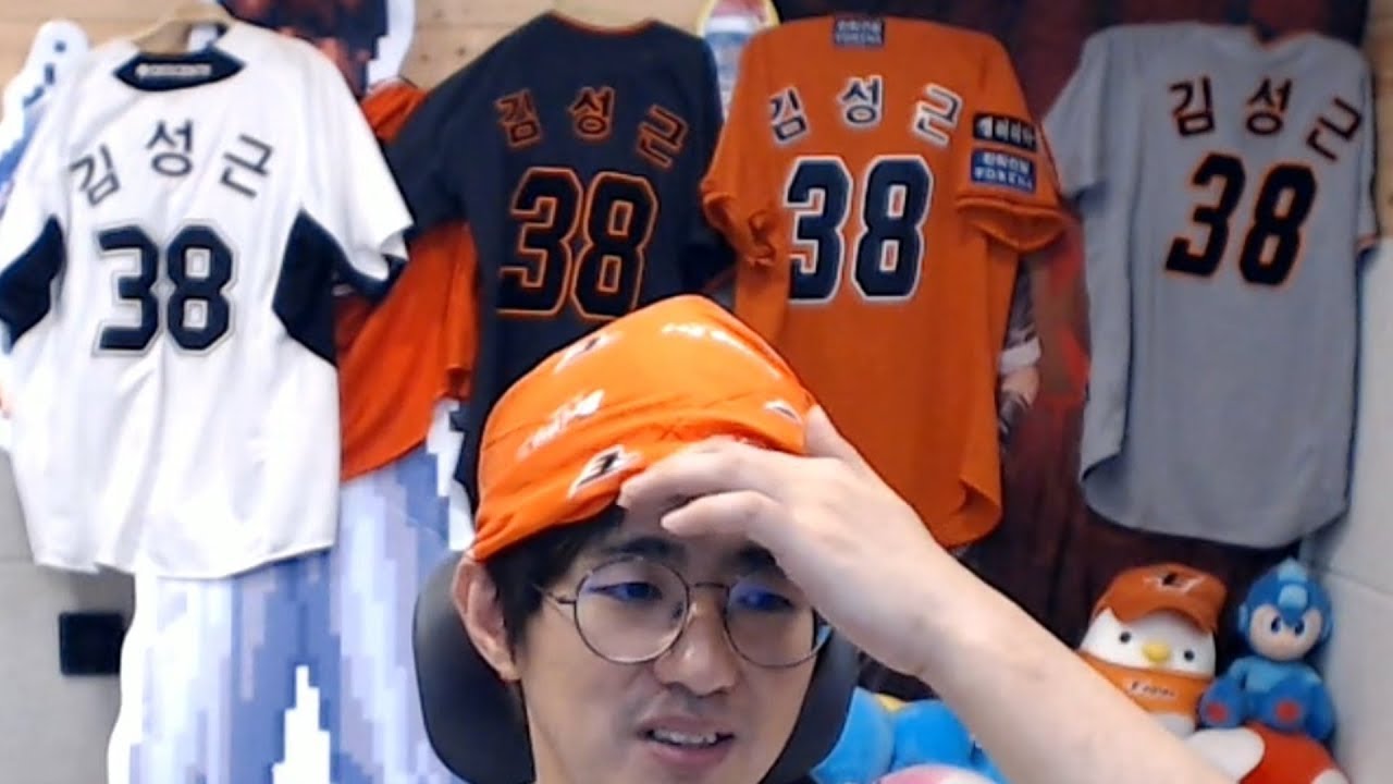 [케인] 개막식 전까지 어떻게든 김성근 유니폼 구하기