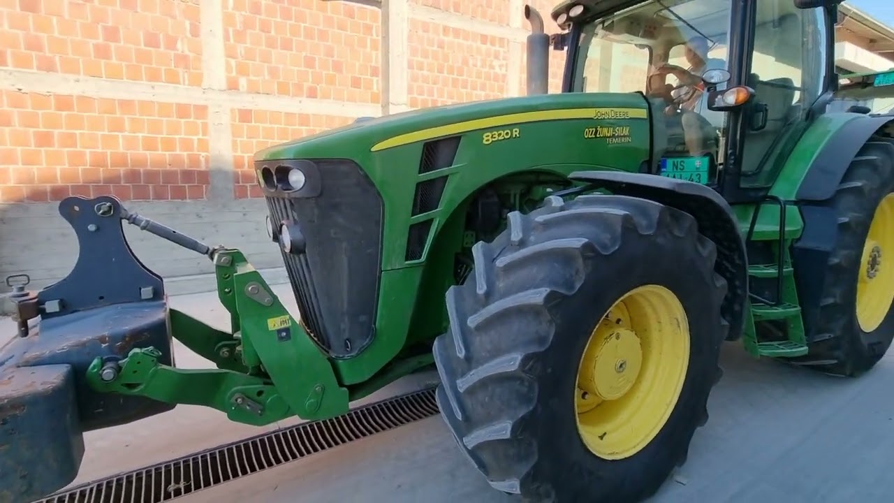 John Deere 340 8R V.S. John Deere 8320R