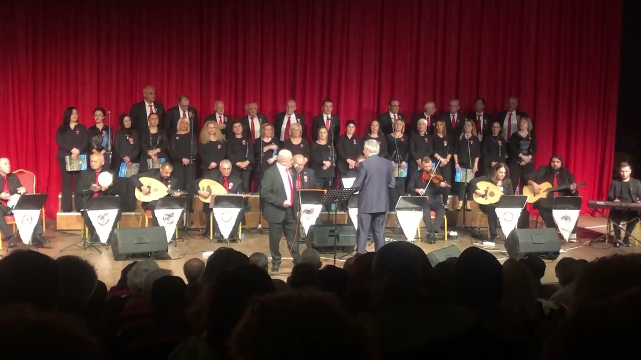 Yüzüme Bakarak Gözleri Nemli