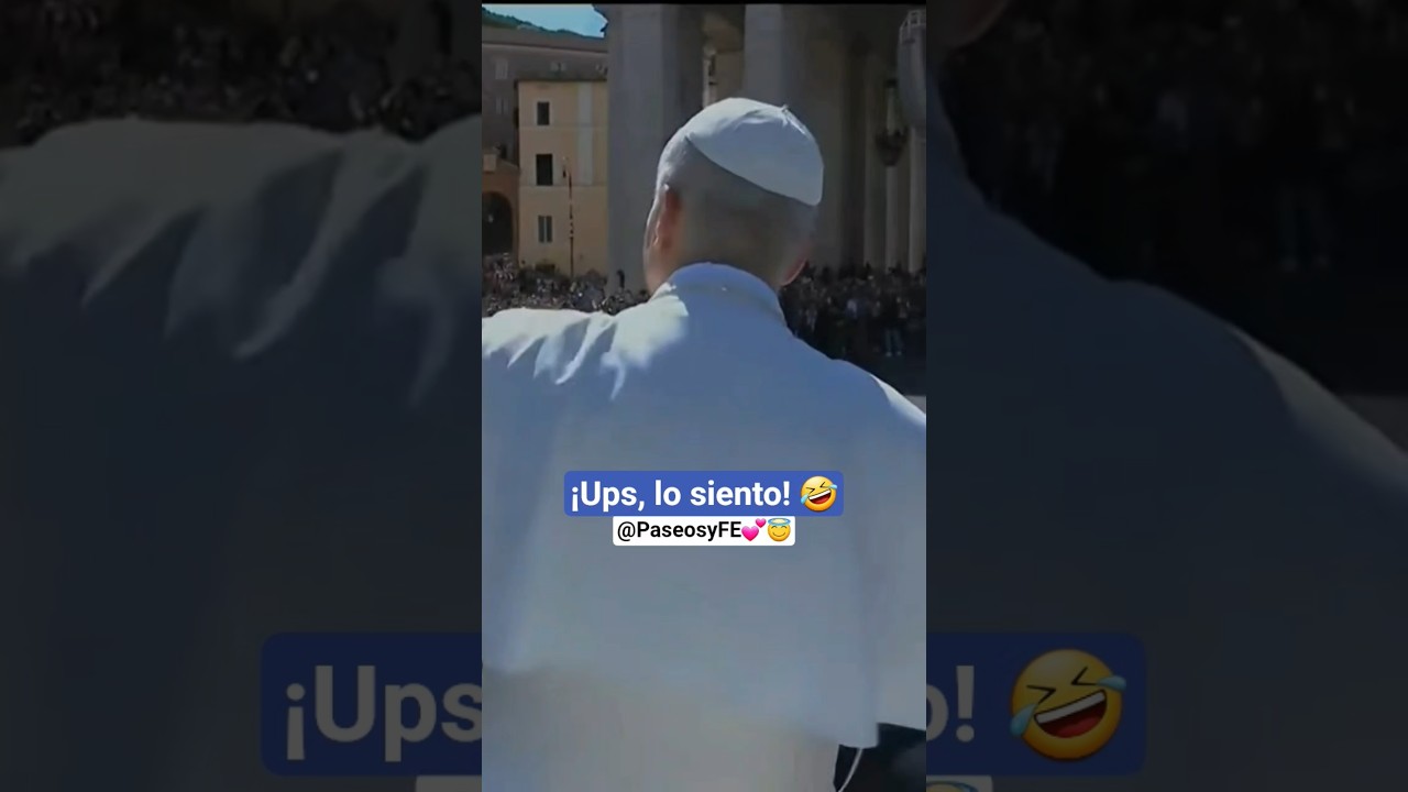 El #divertido momento en que el Papa tropieza sin querer con su asistente 🤣🙏🏻 #papa #tierno 💕😅