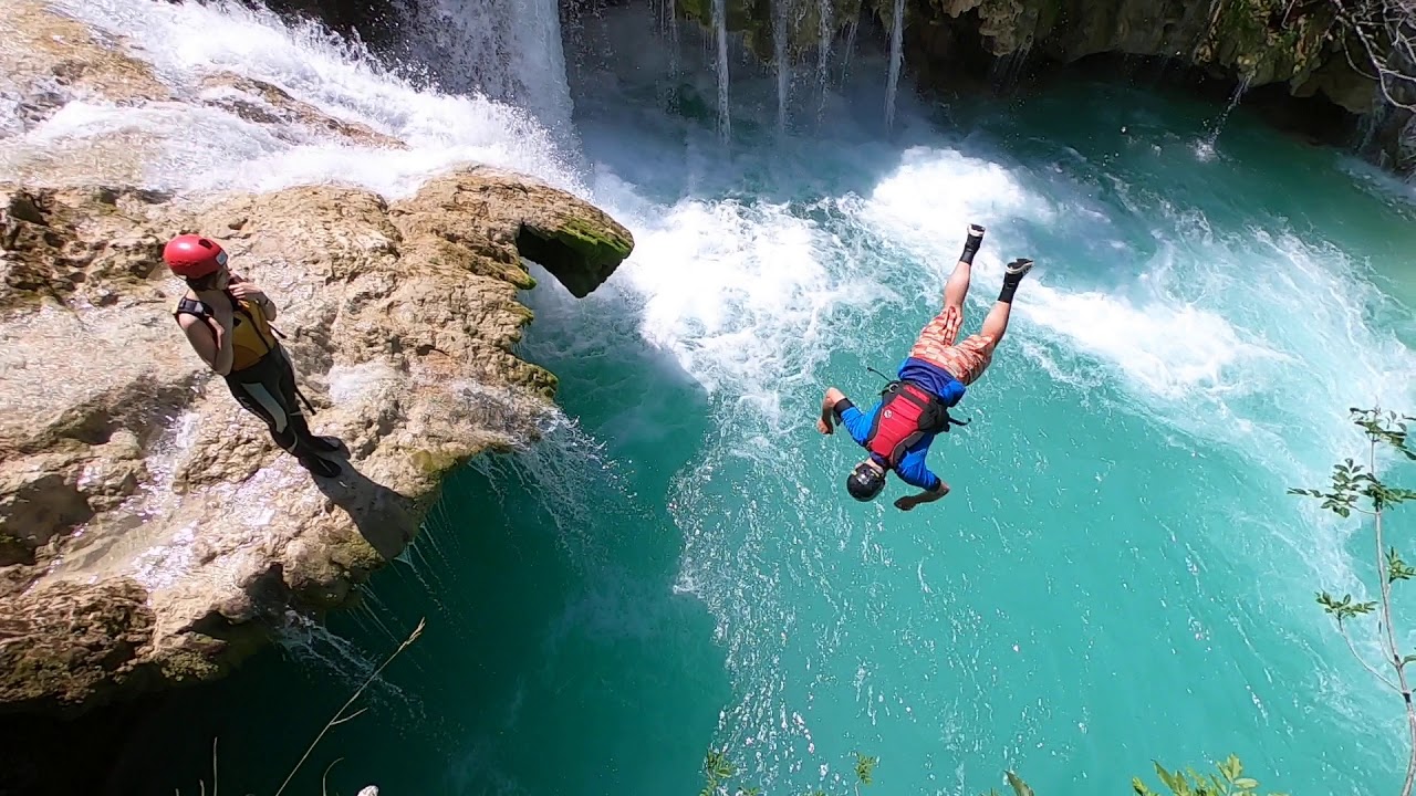 Cliff Jumping in Mrežnica