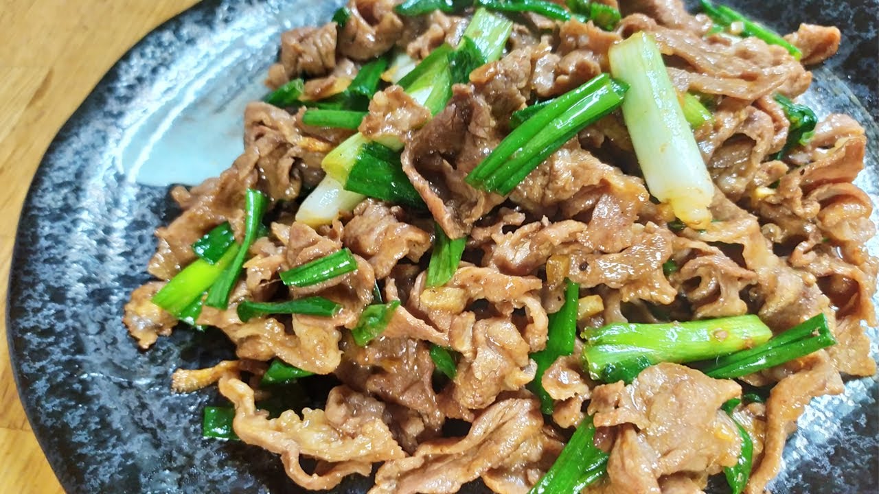 葱爆羊肉：家常版！Lamb and Green Onion Stir Fry!