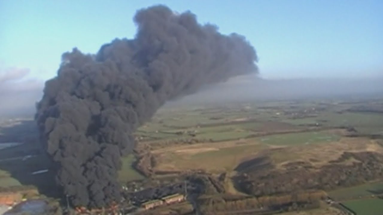 'Colossal' 15,000 tonne tyre fire visible from space