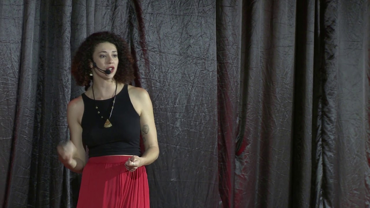 Greve não é solução, é resposta. | Virginia Rodrigues | TEDxFloripa