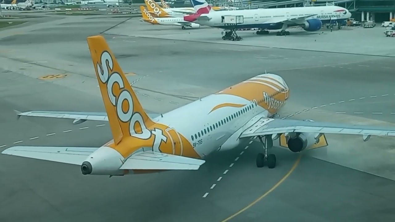 Planespotting at Changi Airport Terminal 1 #9