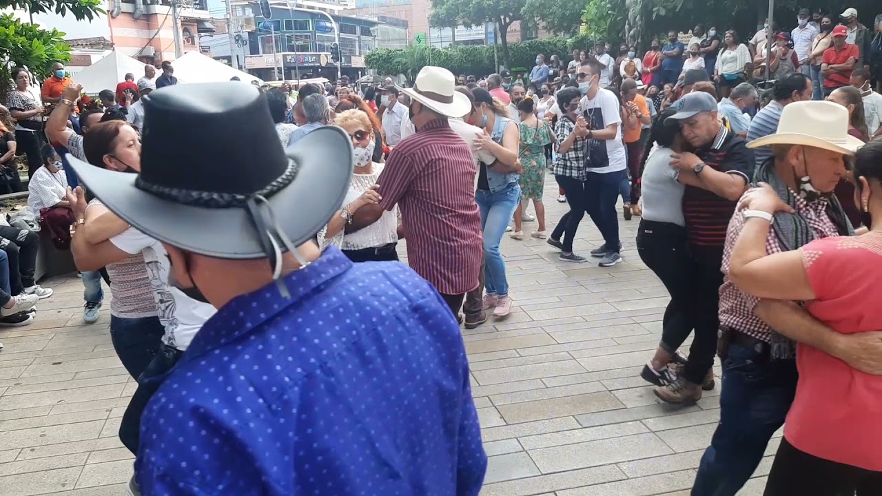 Parranda en el parque de Bello. Septiembre 21 2021