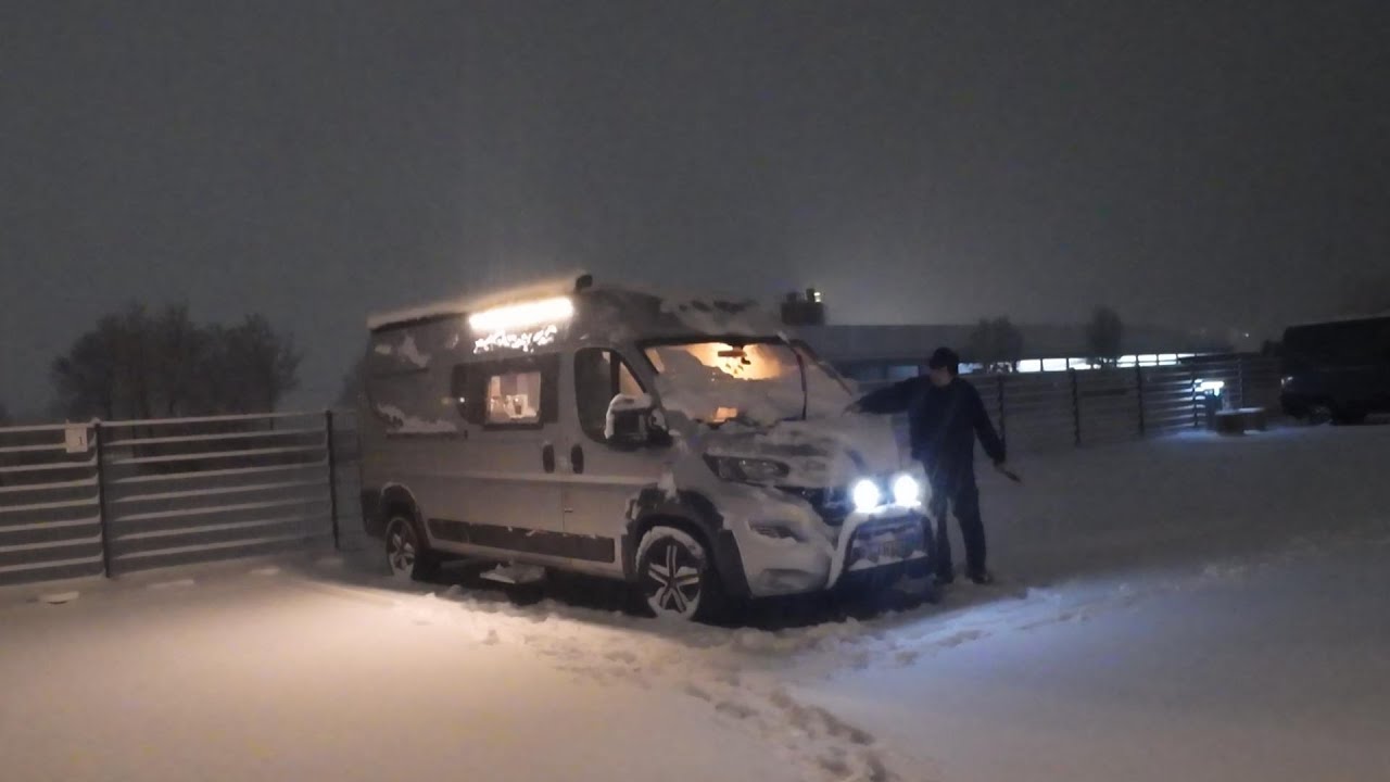 # 53 Leben im Wohnmobil im Winter. Zeitmaschine und Blues von John Haydock.